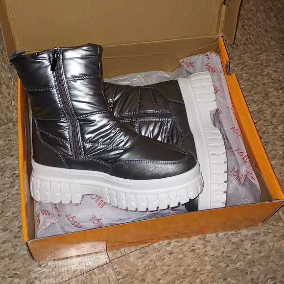 Platform Quilted Winter Boots - Picture 5 of 12